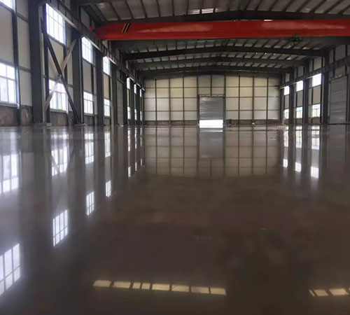 水泥地面硬化劑如何解決物流中心倉(cāng)庫(kù)地面不耐磨等問(wèn)題？